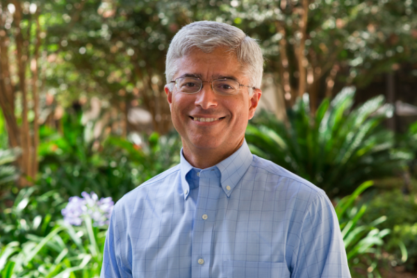14840_18210_Pedro_4 CEO facing the camera